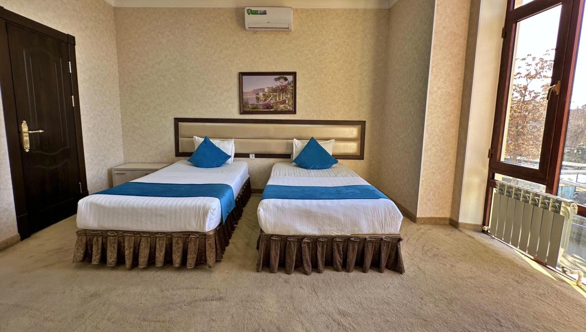 Hotel Globus Tashkent Luaran gambar
