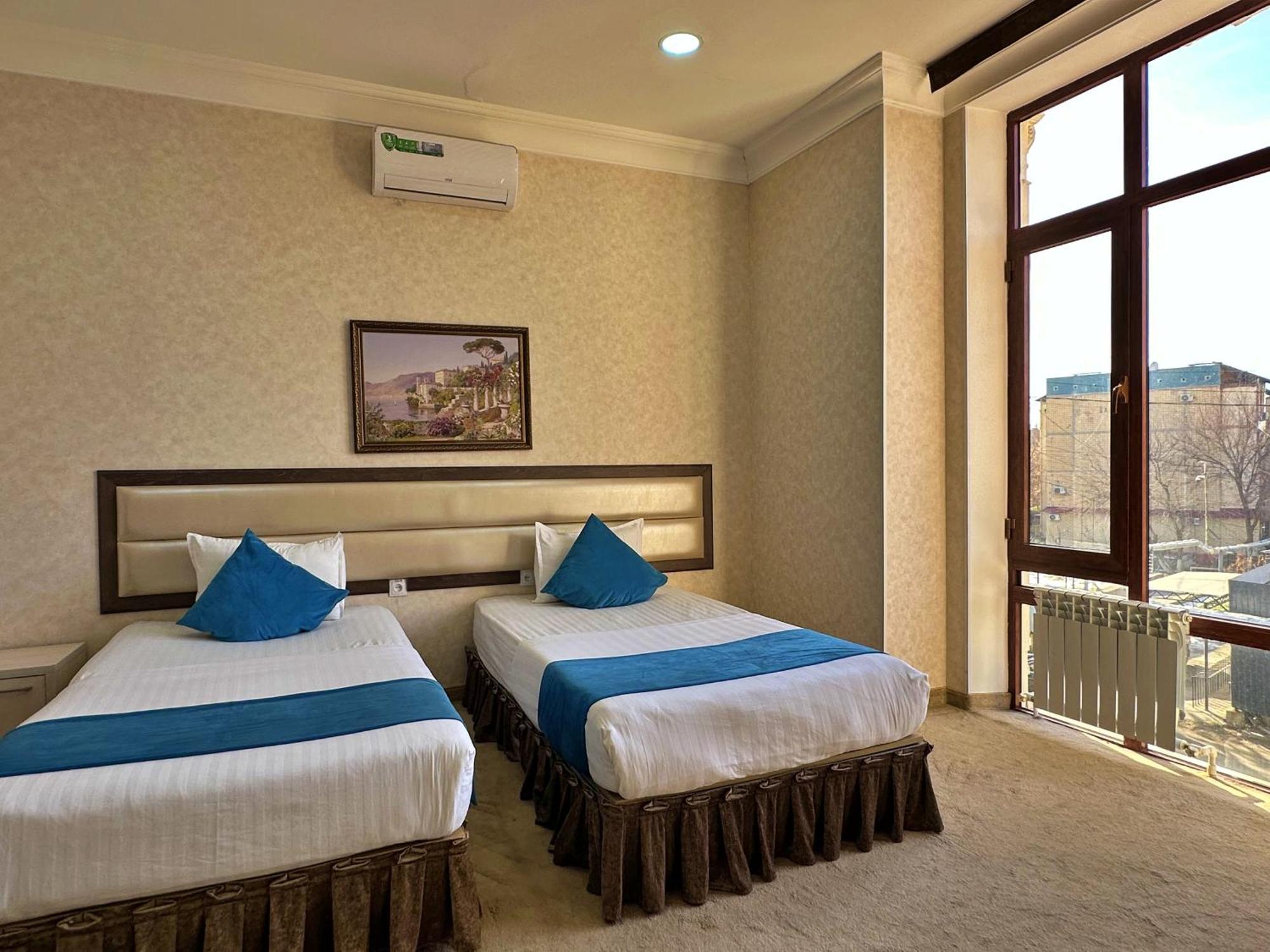 Hotel Globus Tashkent Luaran gambar